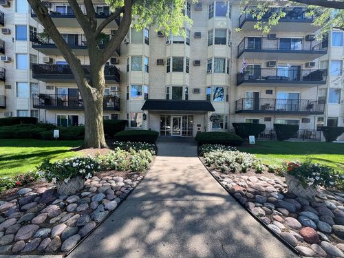 a216-5506 Lincoln Ave, Morton Grove, IL, 60053-3405 | Card Image