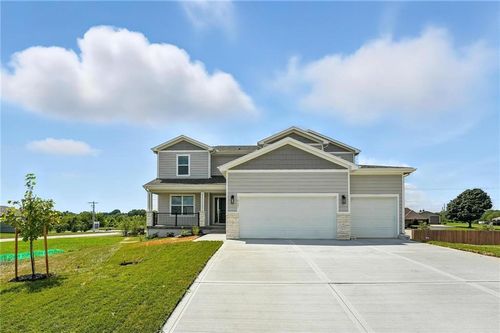 1937 Sw Hightown Dr, Lee's Summit, MO, 64082-4214 | Card Image