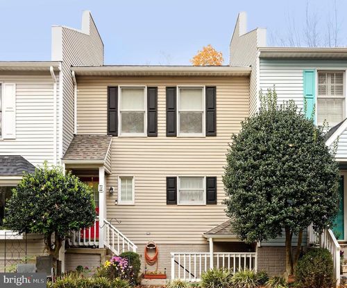 11 Stonewall Ct, MIDDLEBURG, VA, 20117-2675 | Card Image