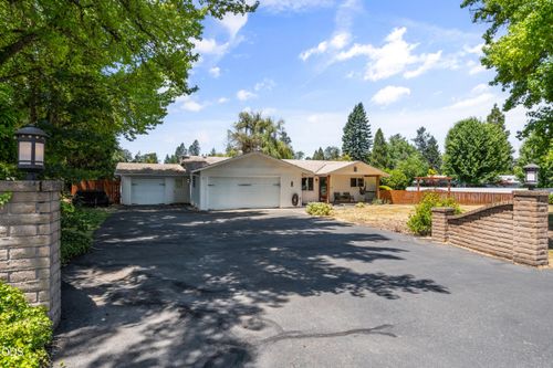 155 Westwood Dr, Grants Pass, OR, 97527-9236 | Card Image