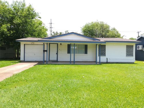 28 14th St N, Texas City, TX, 77590-8438 | Card Image