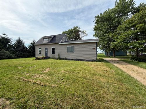 6447 Peck Rd, Brown City, MI, 48416-9031 | Card Image