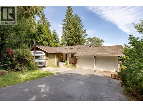 1890 Charles St, Port Moody, BC, V3H2M3 | Card Image