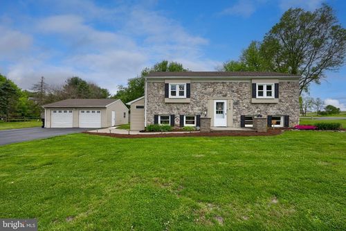 1074 Hearthstone Rd, LANCASTER, PA, 17603-9453 | Card Image