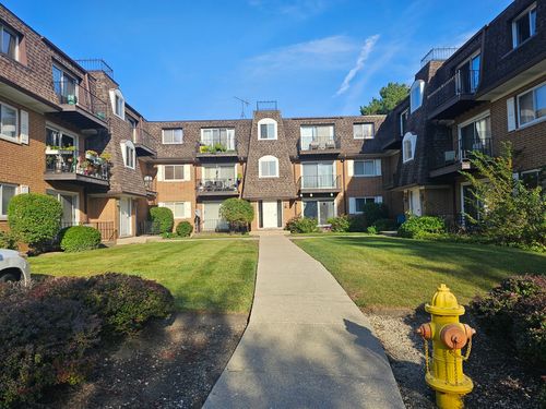 1b-1903 W Golf Rd, Mount Prospect, IL, 60056-4065 | Card Image