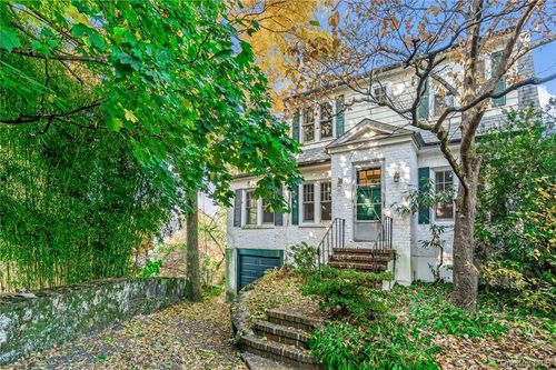 20 Stafford Pl, Larchmont, NY, 10538-2722 | Card Image