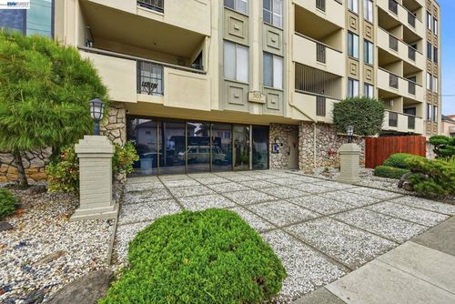 301-303 303 Adams St, Oakland, CA, 94610 | Card Image