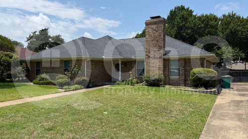 1114 Valerie Dr, Cedar Hill, TX, 75104-3001 | Card Image
