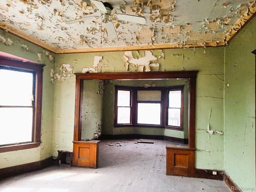 6050 Vermont St, Detroit, MI, 48208-1614 | Card Image