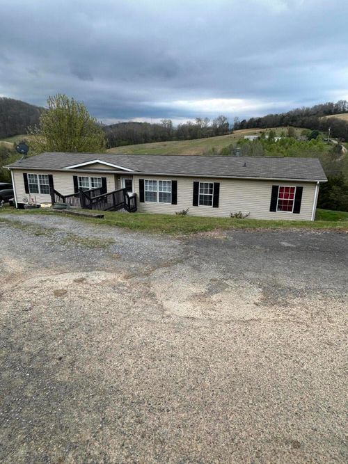 424 Silverwalk Way, Newport, TN, 37821-5349 | Card Image