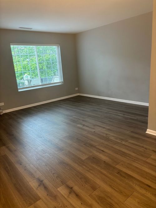 59-59 Treehouse Ln, Round Lake, IL, 60073-3586 | Card Image
