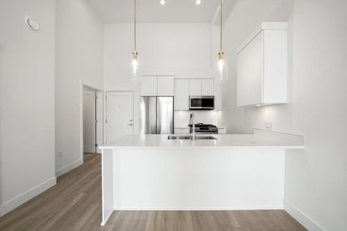22633 Selkirk Ave, Maple Ridge, BC, V2X1C7 | Card Image