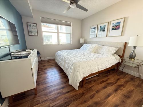 apt-4613-17145 N Bay Rd, Sunny Isles Beach, FL, 33160-3454 | Card Image