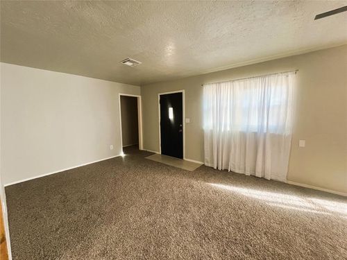 821 Arnold Ave, Moore, OK, 73160-1910 | Card Image