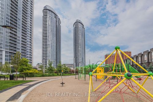 3211-125 Village Green Sq, Toronto, ON, M1S0G3 | Card Image