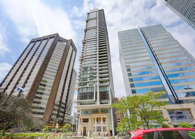 2203 - 426 University Ave, Condo with 2 bedrooms, 1 bathrooms and null parking in Toronto ON | Image 1