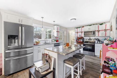 16 Brainard Rd, Enfield, CT, 06082-1939 | Card Image