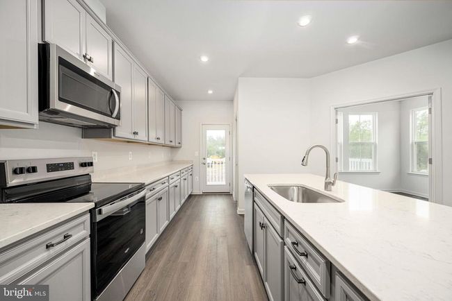 10170 Queens Way, Townhouse with 4 bedrooms, 4 bathrooms and null parking in MANASSAS VA | Image 29