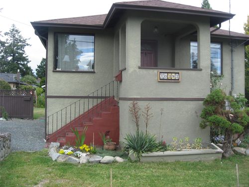 10391 Resthaven Dr, Sidney, BC, V8L3H4 | Card Image