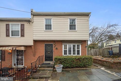 813 Delafield St Ne, WASHINGTON, DC, 20017-3925 | Card Image
