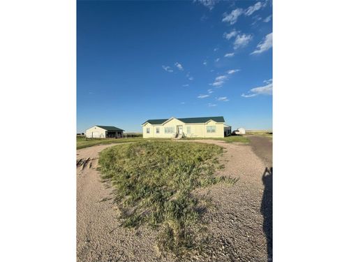 10660 Schumaker Rd, Bennett, CO, 80102-9531 | Card Image