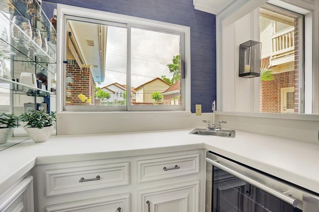 5411 Pine St, House other with 5 bedrooms, 5 bathrooms and 3 parking in Bellaire TX | Image 25