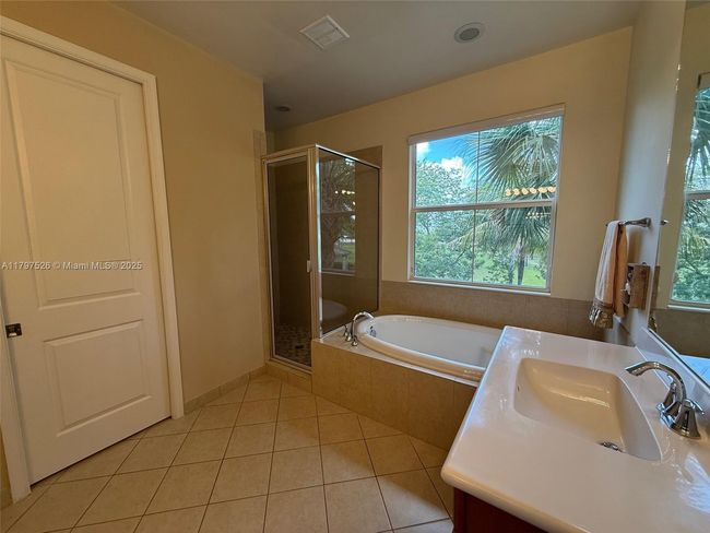 3390 - 3390 Nw 124 Th Ter, House other with 4 bedrooms, 4 bathrooms and null parking in Sunrise FL | Image 23