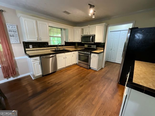 5363 Forest Dr, House other with 6 bedrooms, 4 bathrooms and null parking in Loganville GA | Image 16