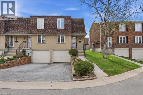 21-299 Limeridge Ridge W, Hamilton, ON, L9C2V4 | Card Image