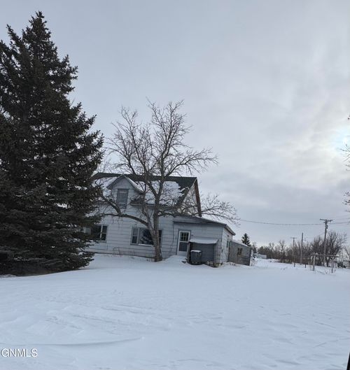 301 4th Ave W, Columbus, ND, 58727-7103 | Card Image