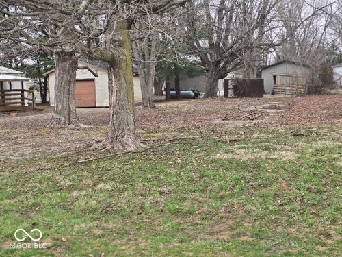 89 Small Fry Ave, Cloverdale, IN, 46120-8877 | Card Image