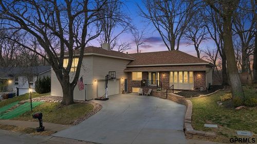 601 Martin Dr, Bellevue, NE, 68005-4732 | Card Image