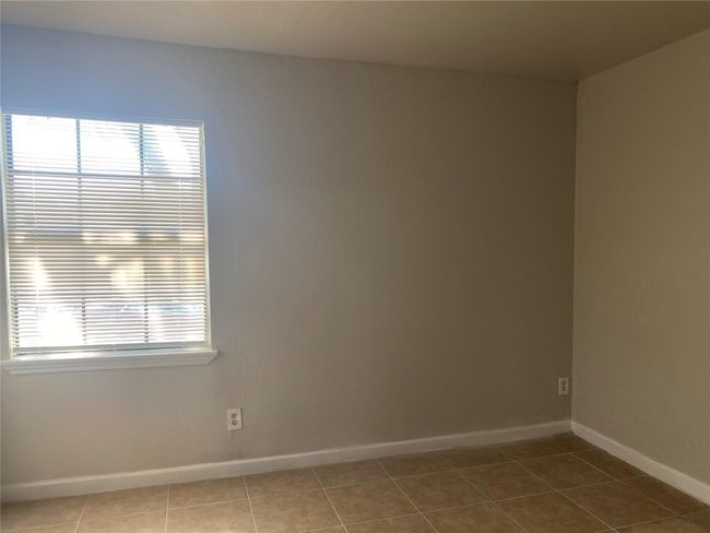 2425 Limestone Dr, Home with 2 bedrooms, 1 bathrooms and 2 parking in Arlington TX | Image 11