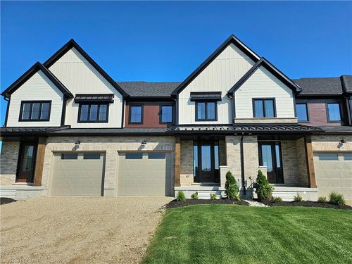 13 Anne St W, Harriston, ON, N0G1Z0 | Card Image