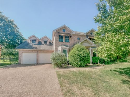 1312 Rio Grande Dr, Benbrook, TX, 76126-4238 | Card Image