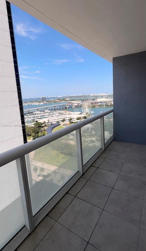 2501-50 Biscayne Blvd, Miami, FL, 33132-2936 | Card Image