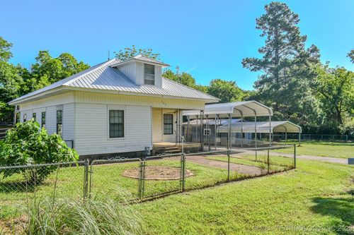 604 W Foster St, Hugo, OK, 74743-1806 | Card Image