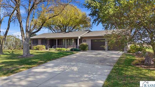 208 N 4th Avenue, Waldorf, MN, 56091 | Card Image