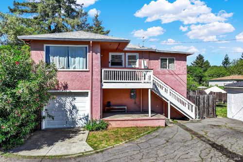 682 Maplewood Avenue, Napa, CA, 94558 | Card Image