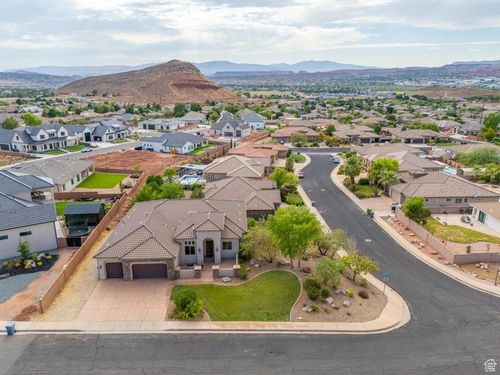 2104 S Corral Way, Washington, UT, 84780-8373 | Card Image