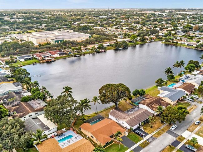 8910 Nw 7 Th Ct, House other with 3 bedrooms, 2 bathrooms and null parking in Pembroke Pines FL | Image 53