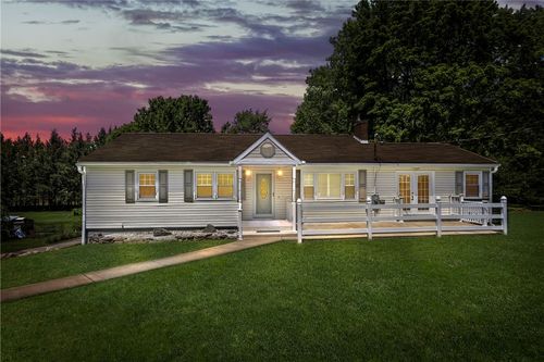 121 Deer Ln, Beaver Falls, PA, 15010-8543 | Card Image