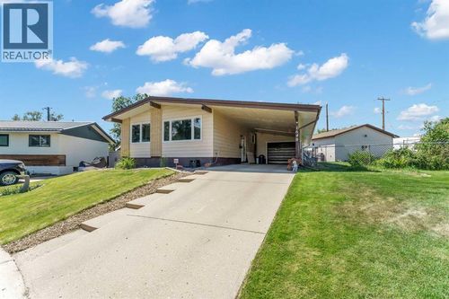 1640 9 Ave Ne, Medicine Hat, AB, T1A6G2 | Card Image