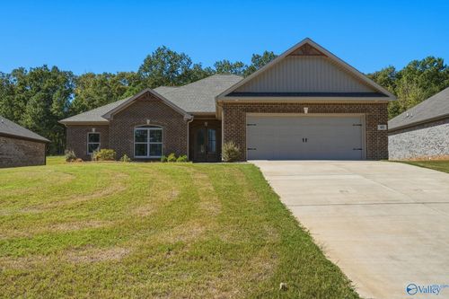 95 Hawthorn Way, Trinity, AL, 35673-6016 | Card Image