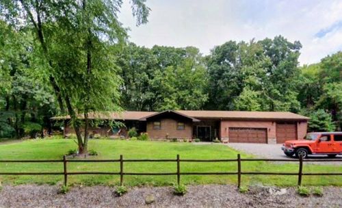 141 Hall Rd, Slippery Rock, PA, 16057-5205 | Card Image