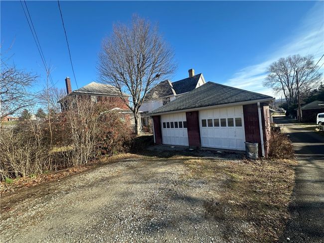 809 Arthur Ave, House other with 3 bedrooms, 1 bathrooms and 2 parking in Scottdale PA | Image 8