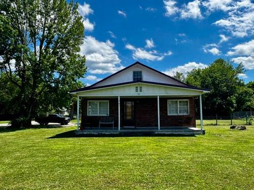 901 Exeter Ave, Middlesboro, KY, 40965-1424 | Card Image