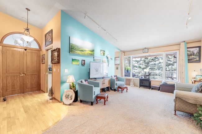 19 Sunrise Way, Home with 3 bedrooms, 3 bathrooms and 4 parking in Priddis Greens AB | Image 19