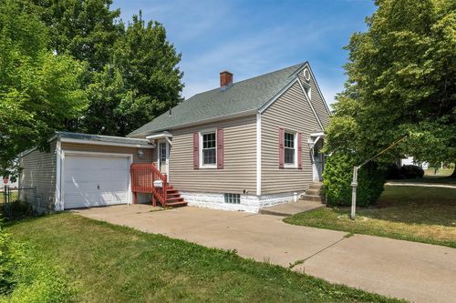 738 E 36th St, Erie, PA, 16504-1722 | Card Image