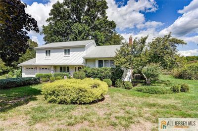 45 Calgary Circle, House other with 4 bedrooms, 2 bathrooms and null parking in Marlboro NJ | Image 3